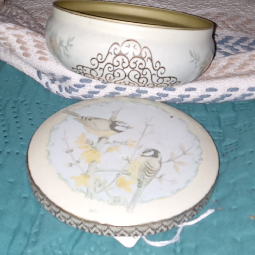 Vintage meister powder tin - Picture 3 of 5